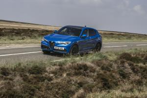 Alfa Romeo Stelvio Veloce 2020 года  (UK)